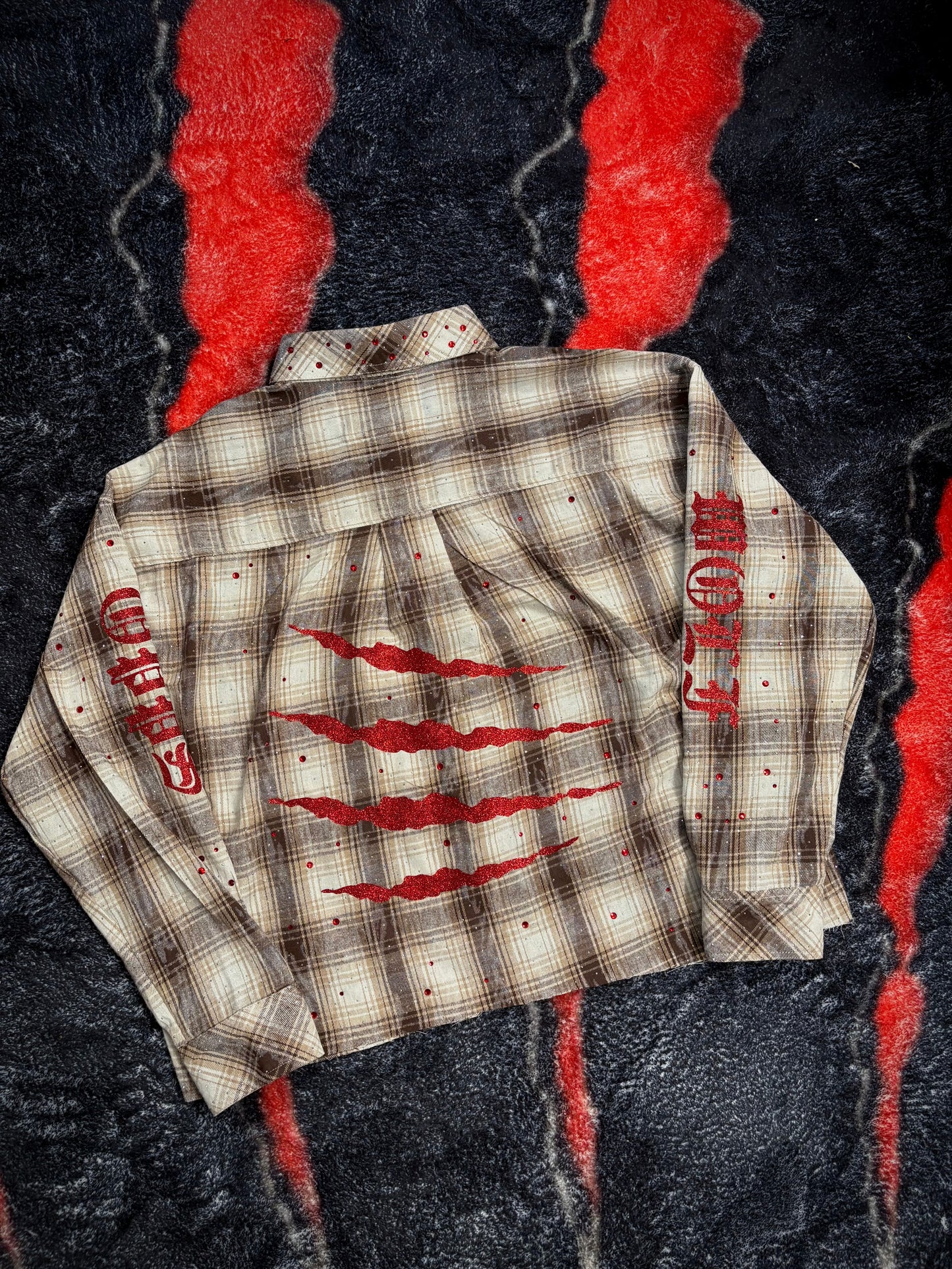 CHECKERED LONG RED VVS