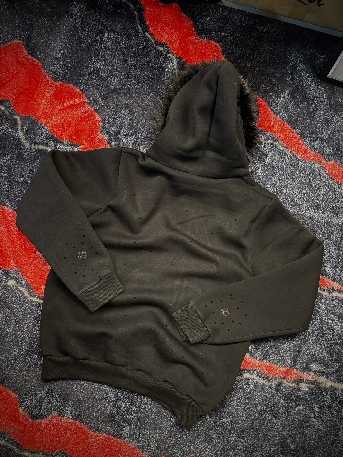 FUR HOODIE BLACK WOLF