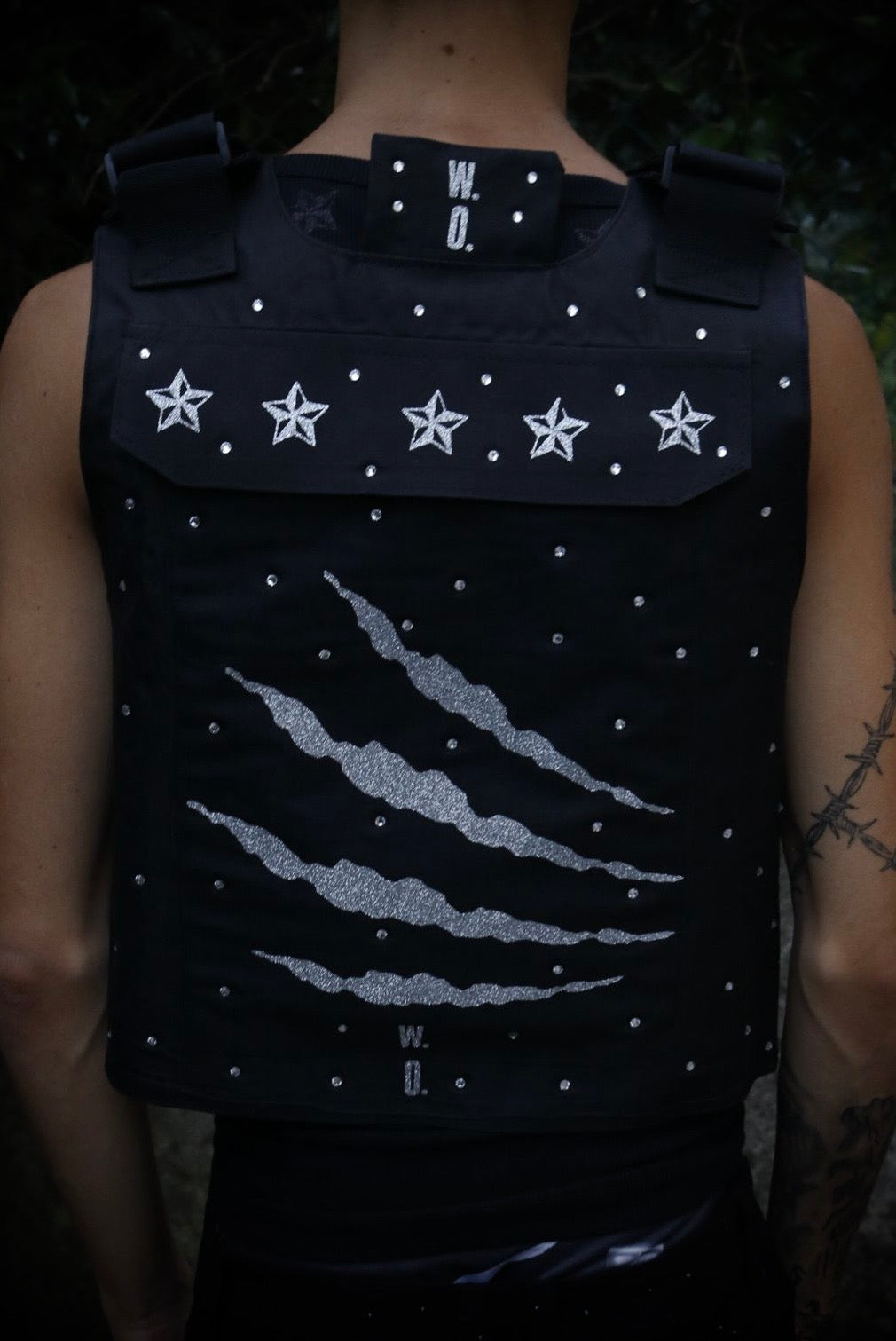 BULLETPROOF SILVER GLITTER