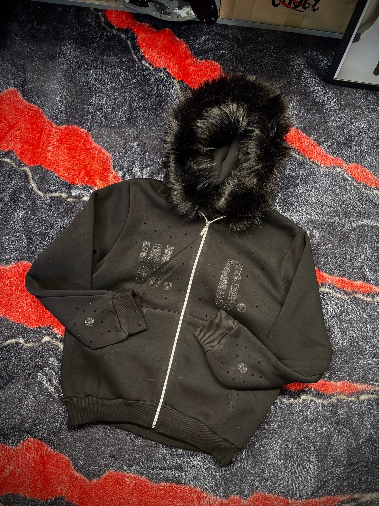FUR HOODIE BLACK WOLF